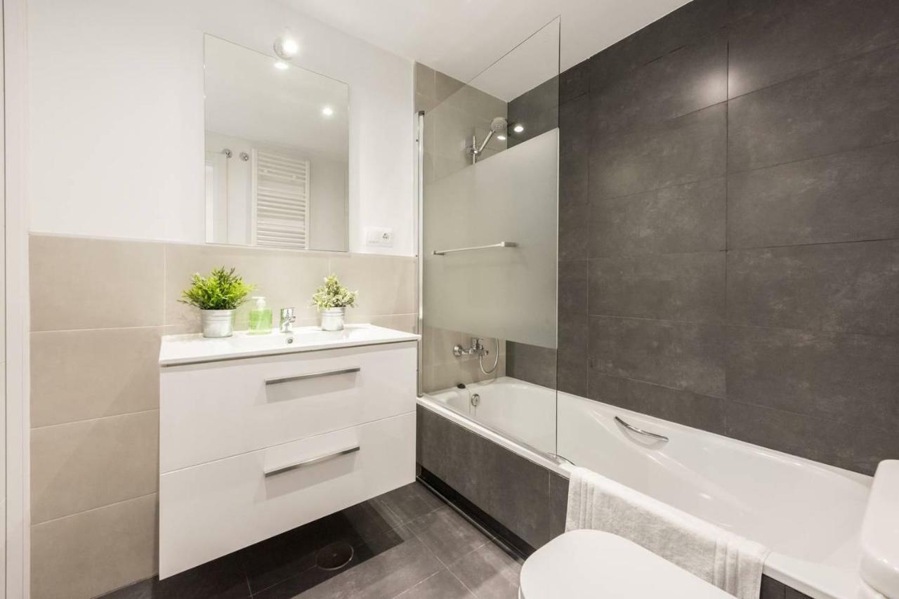 Modern With Ideal Location Next To Atocha Station Madrid Eksteriør billede