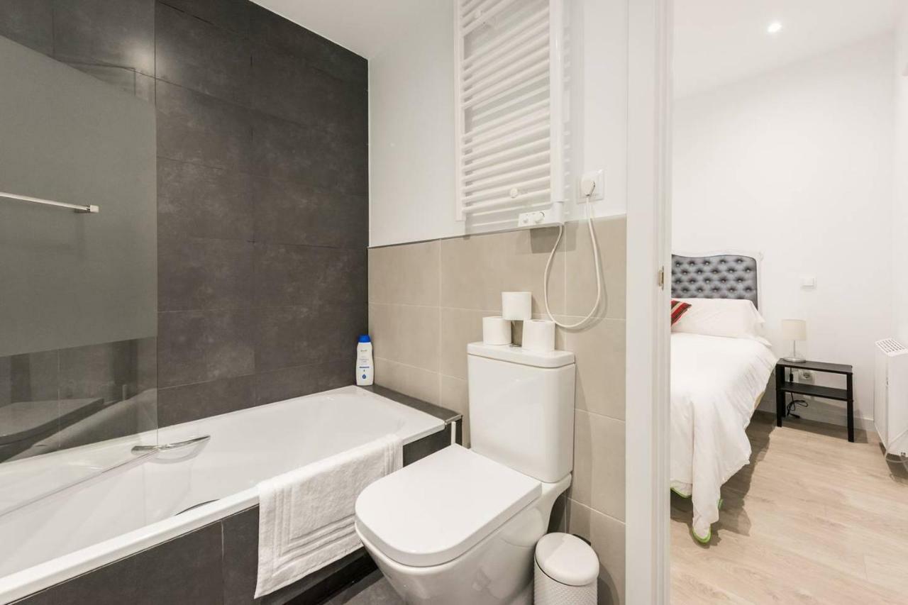 Modern With Ideal Location Next To Atocha Station Madrid Eksteriør billede