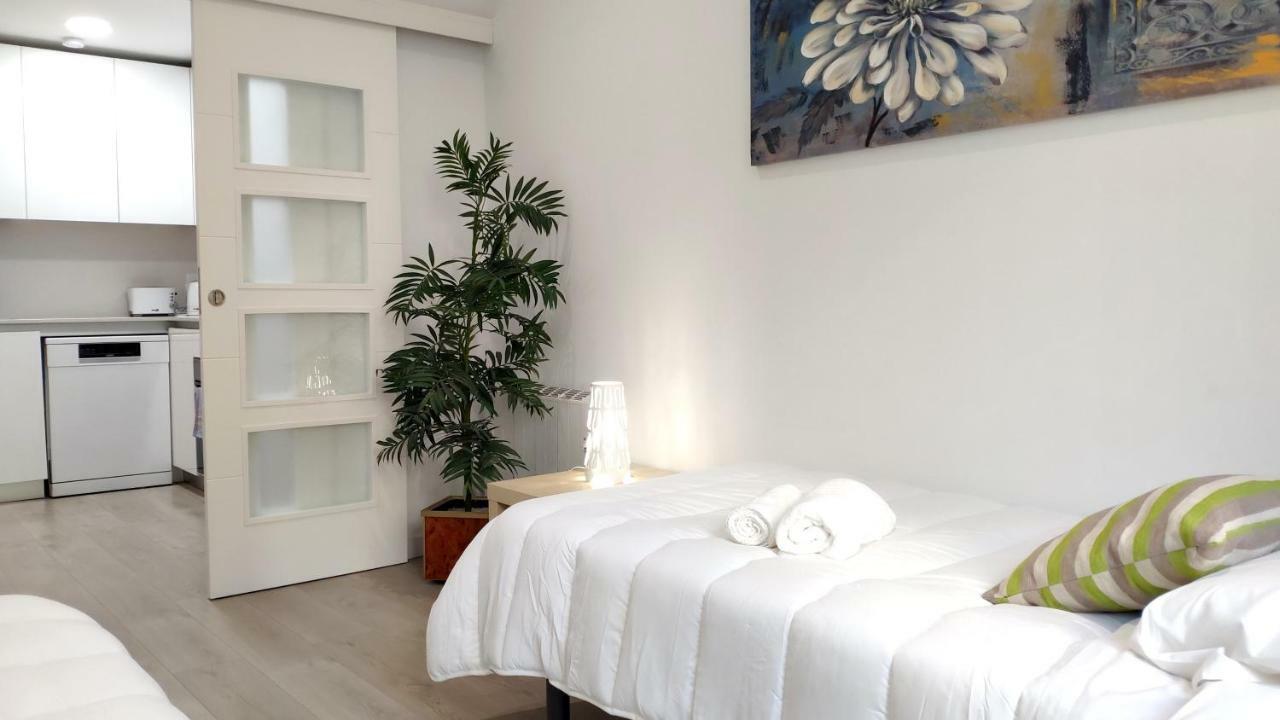 Modern With Ideal Location Next To Atocha Station Madrid Eksteriør billede