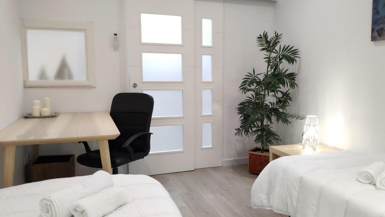 Modern With Ideal Location Next To Atocha Station Madrid Eksteriør billede